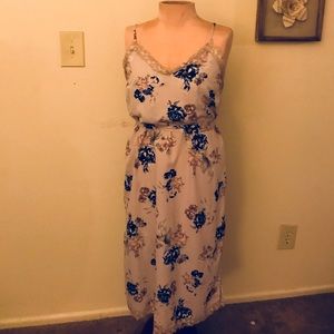 Lavender Floral Slip Dress 💜🖤💜